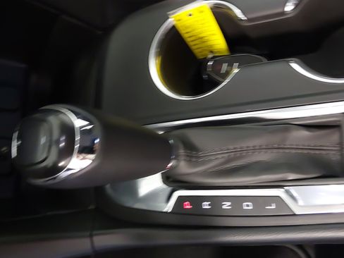 Used 2018 Chevrolet Equinox LT FWD image 21