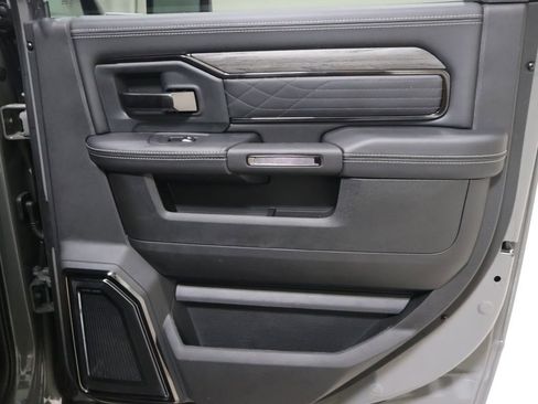 New 2026 RAM 2500 Limited AWD/4WD image 12