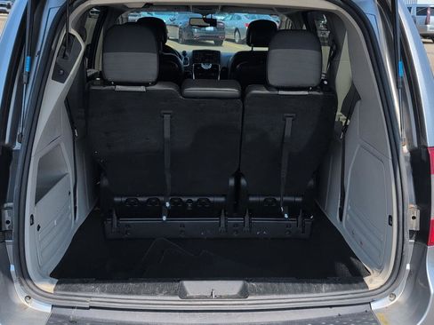 Used 2015 Chrysler Town & Country Touring-L w/ Driver Convenience Group image 6
