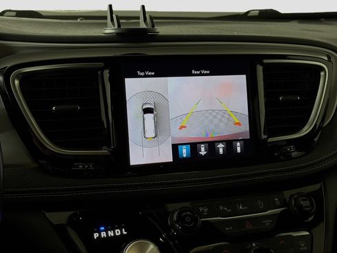 Used 2019 Chrysler Pacifica Limited w/ Advanced Safetytec Group FWD image 15