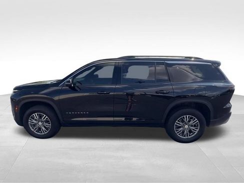 Used 2025 Chevrolet Traverse LT w/ Driver Confidence Package FWD image 3
