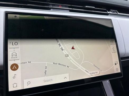 Used 2024 Land Rover Range Rover Sport Dynamic SE image 17