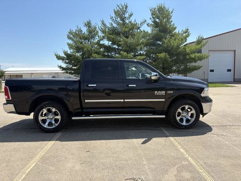 Used 2017 RAM 1500 Laramie AWD/4WD image 6