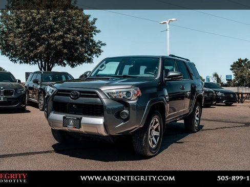 Used 2023 Toyota 4Runner TRD Off-Road Premium w/ Off Road Premium Plus Package AWD/4WD image 3