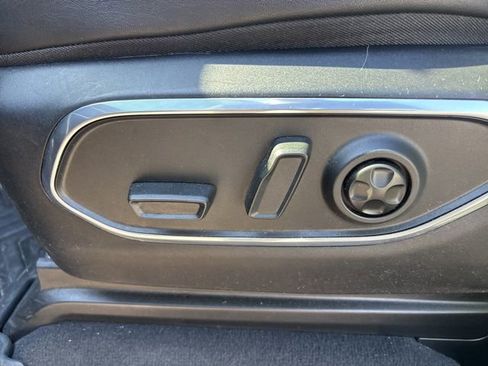 Used 2023 Jeep Wagoneer L Series II image 24