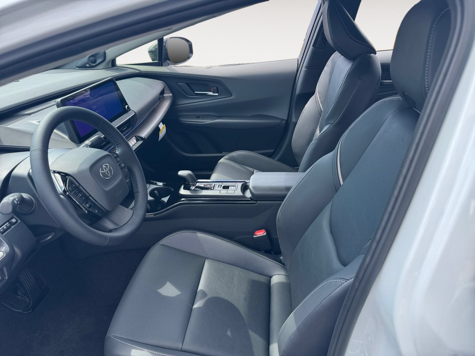 New 2027 Toyota Prius Limited FWD image 9