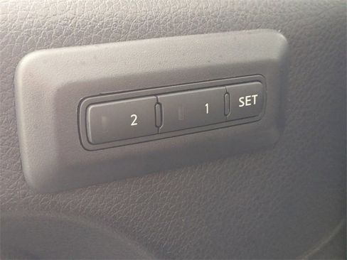 Used 2023 Nissan Titan PRO-4X w/ Pro-4x Convenience Package image 11