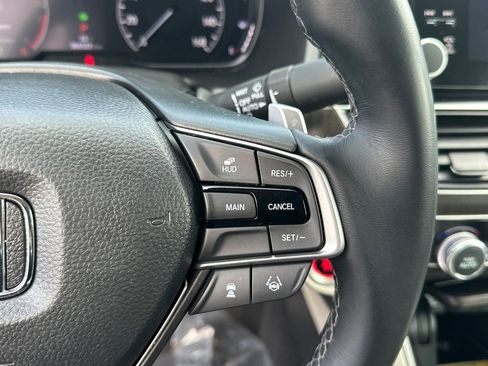 Used 2020 Honda Accord Touring image 25