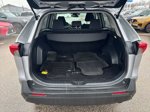 Used 2020 Toyota RAV4 LE image 7