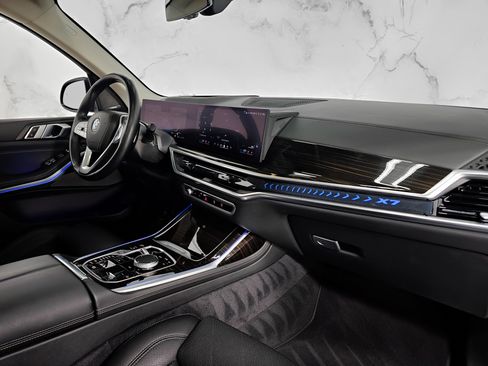 Used 2024 BMW X7 xDrive40i image 21