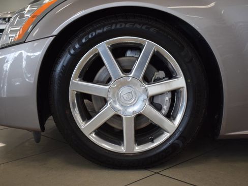 Used 2005 Cadillac XLR RWD image 30
