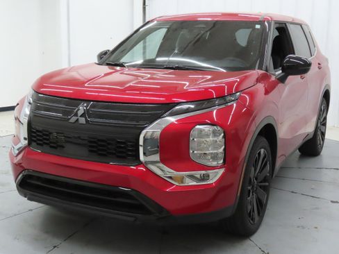 New 2026 Mitsubishi Outlander LE FWD image 7