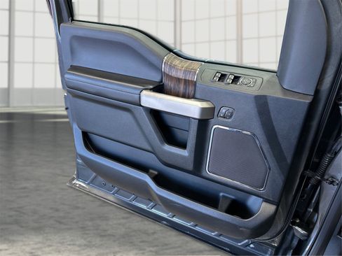 Used 2019 Ford F150 Lariat image 17