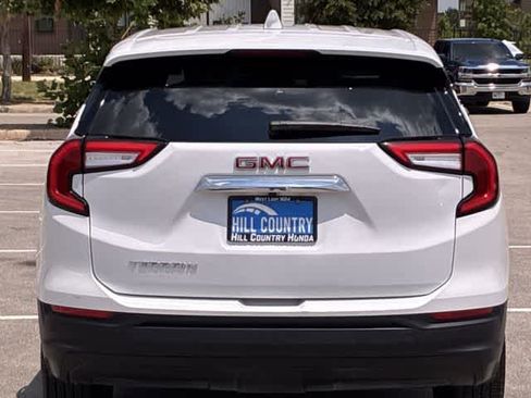 Used 2024 GMC Terrain SLE FWD image 5