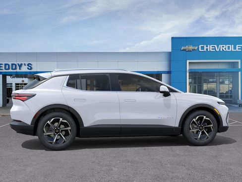 New 2026 Chevrolet Equinox EV LT image 6