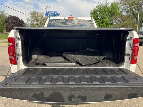 Used 2022 RAM 1500 Laramie AWD/4WD image 9