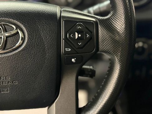 Used 2016 Toyota Tacoma TRD Off-Road image 12
