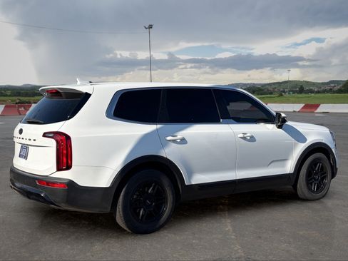 Used 2020 Kia Telluride LX FWD image 3
