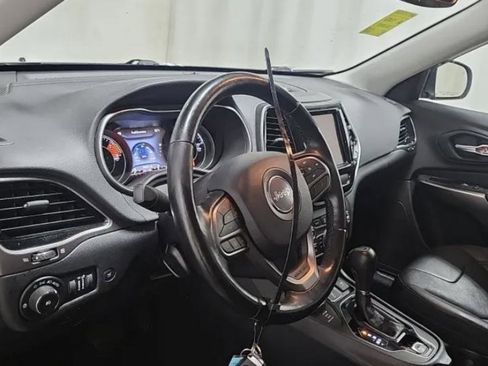 Used 2020 Jeep Cherokee Limited image 8