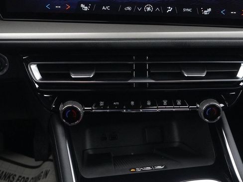 New 2026 Chevrolet Traverse LT w/ Sun and Wheel Package image 22