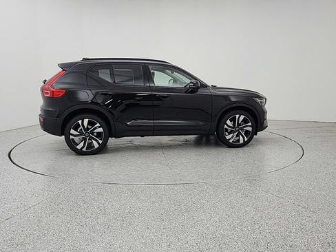 New 2026 Volvo XC40 B5 Ultra w/ Protection Package Premier AWD/4WD image 4