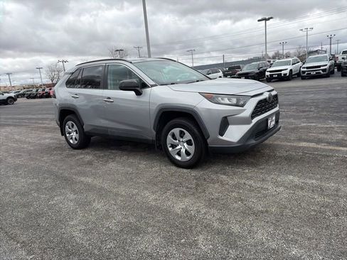 Used 2019 Toyota RAV4 LE image 7