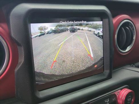 Used 2018 Jeep Wrangler Unlimited Rubicon image 12