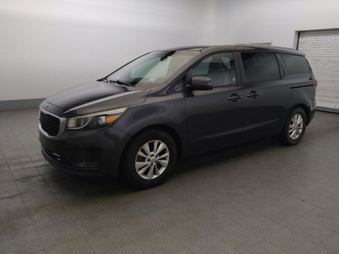 Used 2016 Kia Sedona LX w/ LX Convenience Package FWD image 2