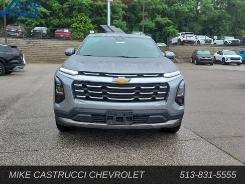 Used 2026 Chevrolet Equinox LT w/ Convenience Package II FWD image 2