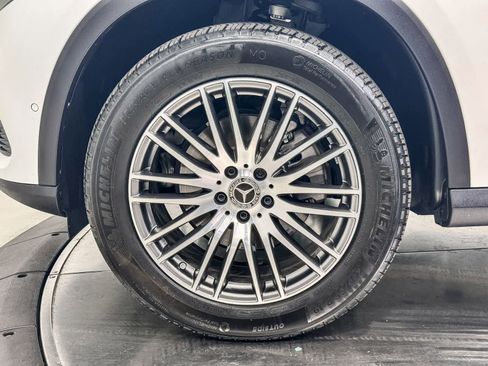 Used 2025 Mercedes-Benz GLC 300 image 9