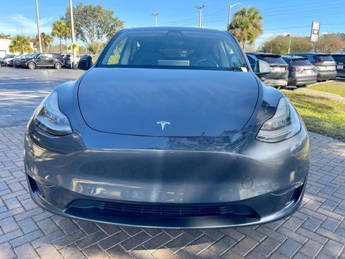 Used 2020 Tesla Model Y Long Range image 9