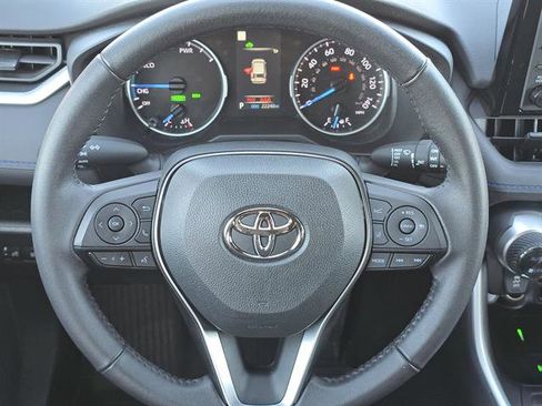 Used 2022 Toyota RAV4 SE image 16