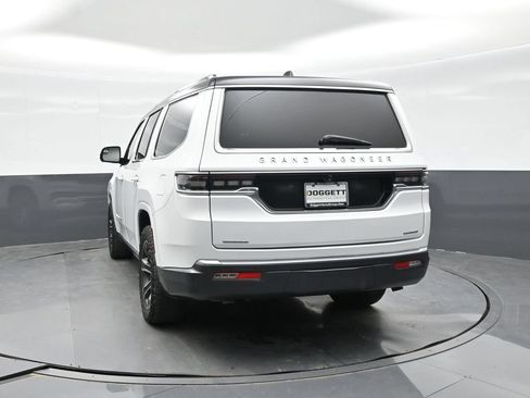 Used 2022 Jeep Grand Wagoneer Series I AWD/4WD image 5