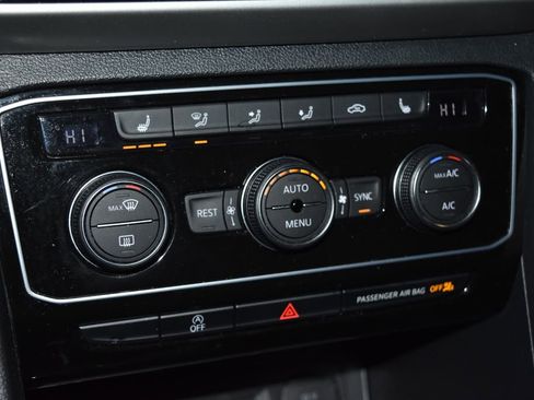 Certified 2023 Volkswagen Atlas SE image 12