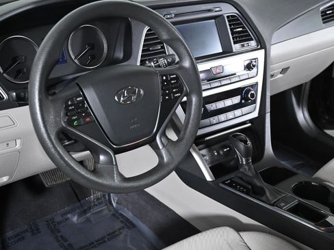 Used 2016 Hyundai Sonata Sport image 12