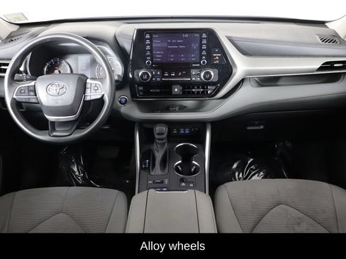 Used 2022 Toyota Highlander L AWD/4WD image 13