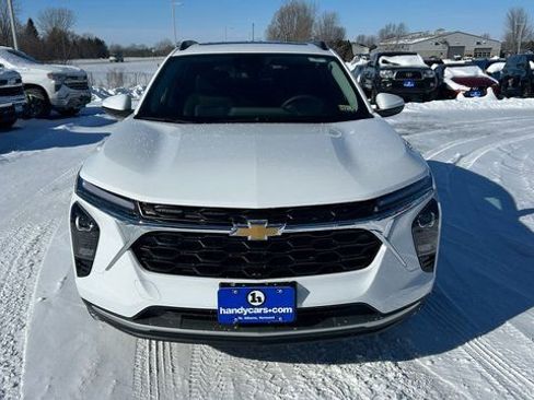 New 2026 Chevrolet Trax LT w/ Sunroof Package image 9