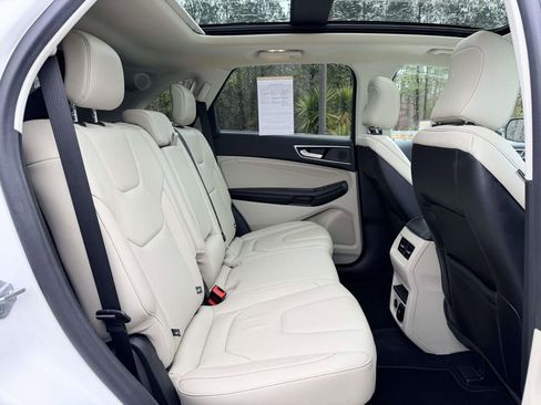 Used 2022 Ford Edge Titanium image 15