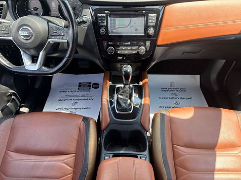 Used 2017 Nissan Rogue SL w/ SL Premium Package FWD image 30