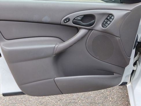 Used 2003 Ford Focus SE image 8