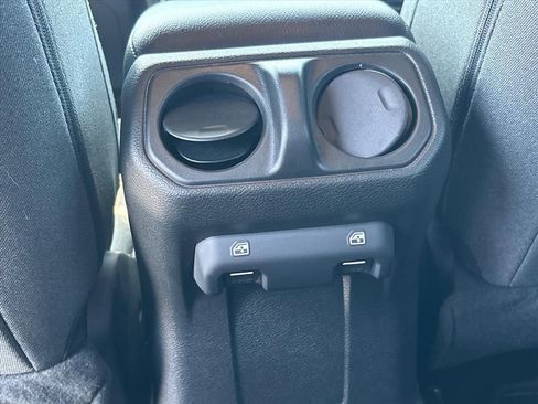 Used 2024 Jeep Wrangler Unlimited Sport AWD/4WD image 19