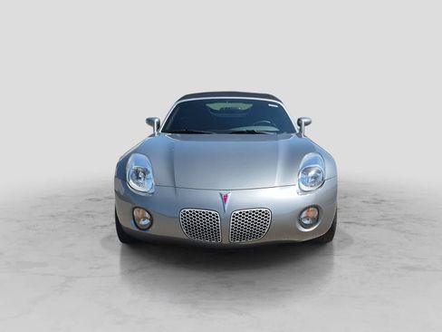 Used 2006 Pontiac Solstice Convertible w/ Premium Package RWD image 3