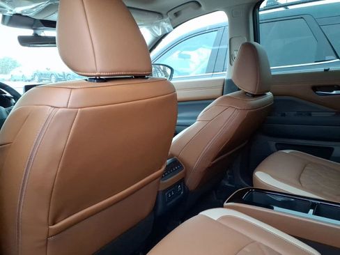 New 2026 Nissan Pathfinder Platinum image 28