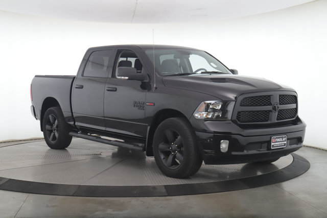 Used 2019 RAM 1500 Classic SLT w/ Black Appearance Group AWD/4WD image 2