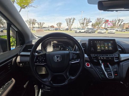 Used 2018 Honda Odyssey EX-L image 12