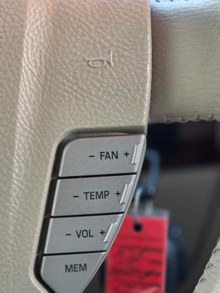Used 2004 Lincoln Aviator AWD image 23