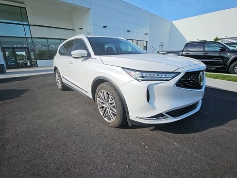 Used 2024 Acura MDX SH-AWD w/ Advance Package image 3