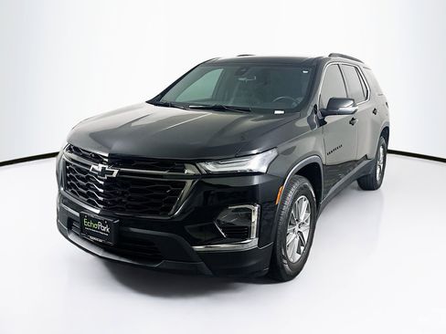 Used 2022 Chevrolet Traverse LT image 3
