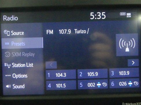 Used 2021 Toyota RAV4 XLE w/ Convenience Package FWD image 10
