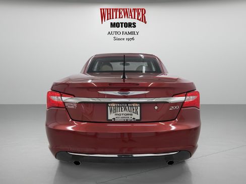Used 2011 Chrysler 200 Limited FWD image 6